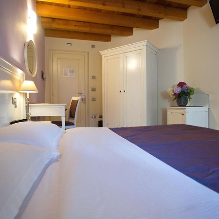 Hotel Asolo Habitación foto